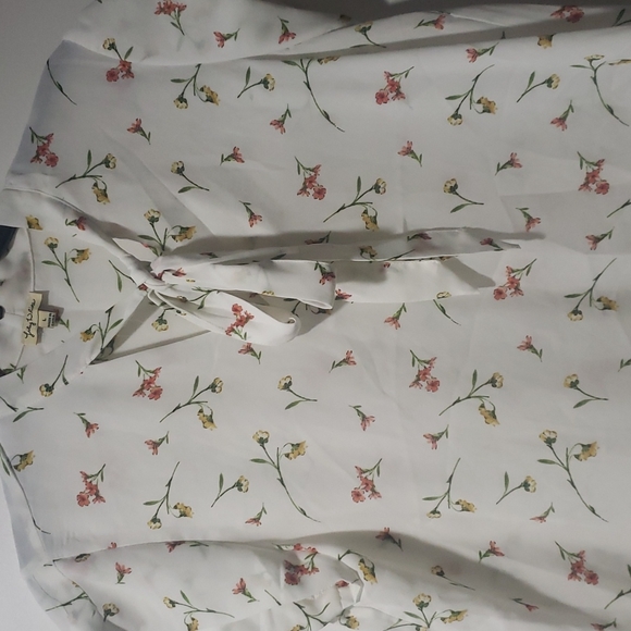 Top - Picture 2 of 8